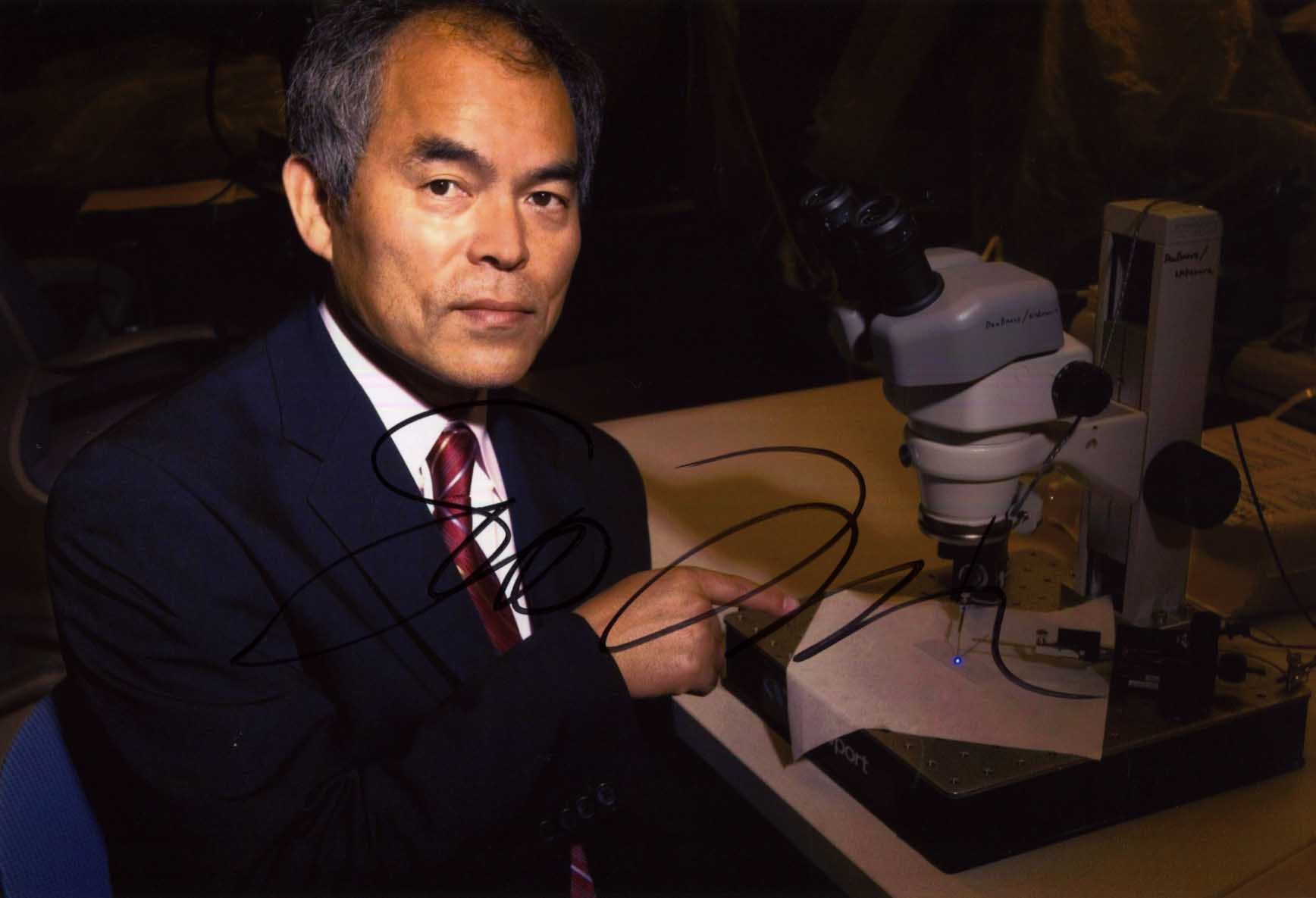 Shuji Nakamura Autograph Autogramm | ID 15494506152317