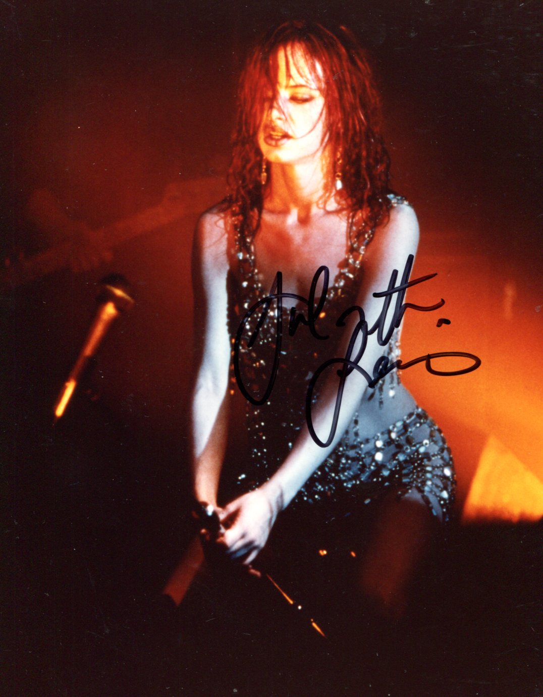 Juliette Lewis Autograph | signed photographs