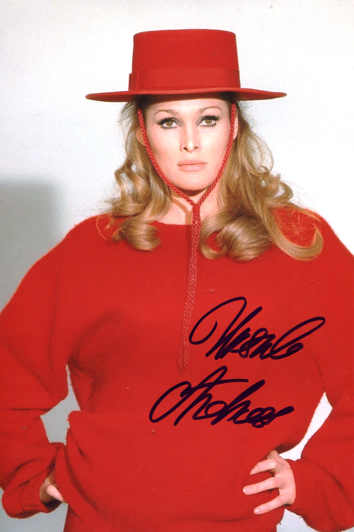 Ursula Andress Autograph | signed photographs