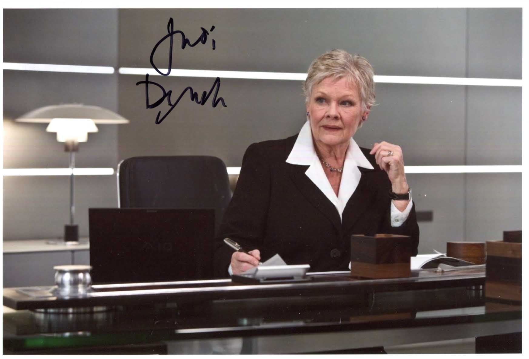 Judi Dench Autograph Autogramm | ID 15833304957309