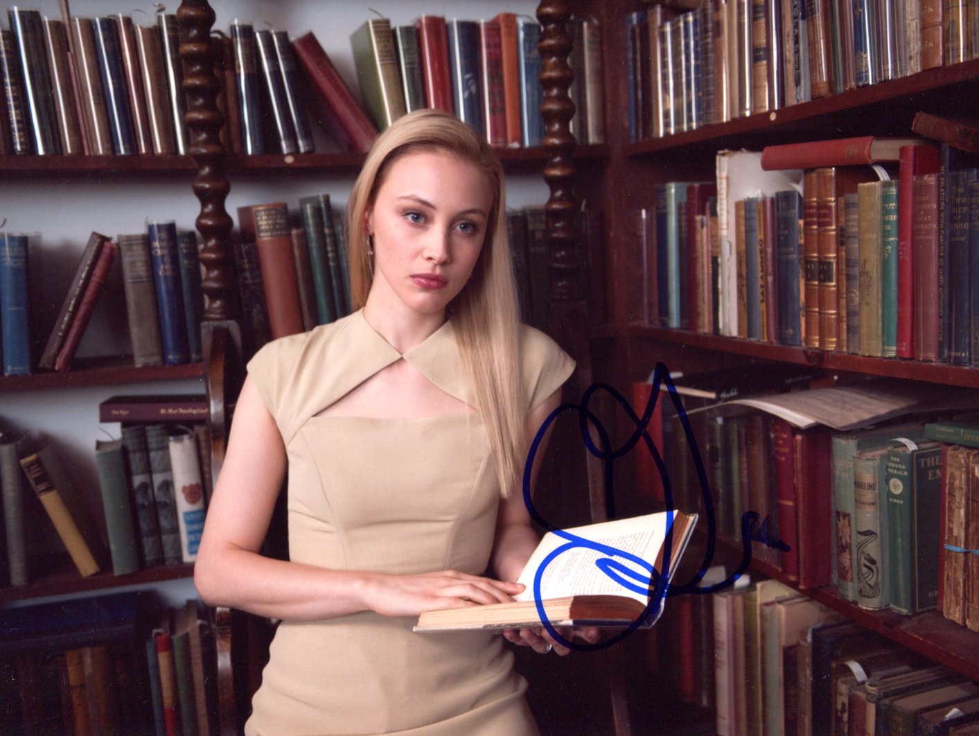 Sarah Gadon Autograph Autogramm | ID 15836391965053