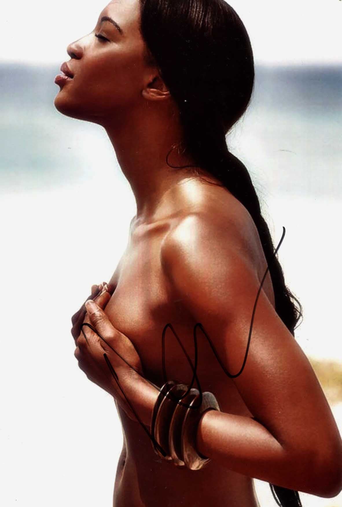 Naomi Campbell Autograph Autogramm | ID 15884005245309