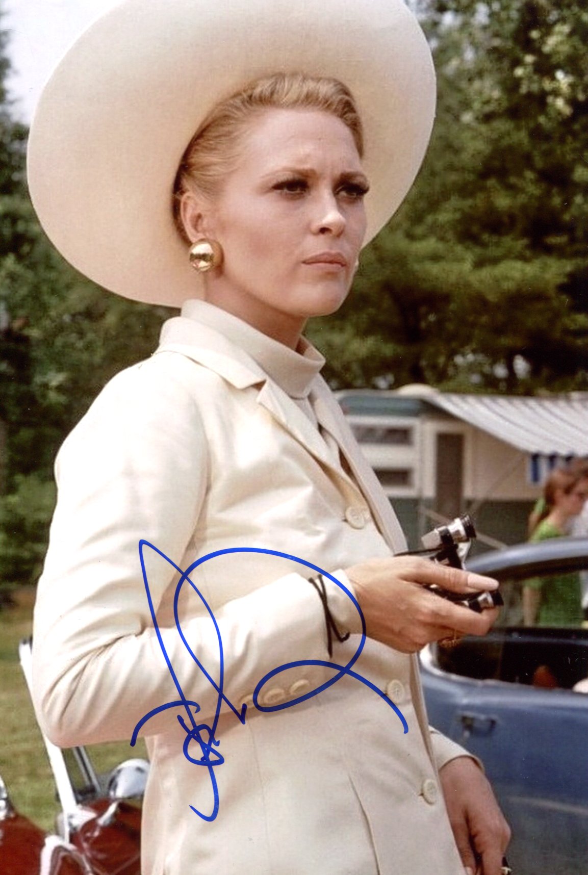 Catherine Deneuve Autograph Autogramm | ID 15895224648061