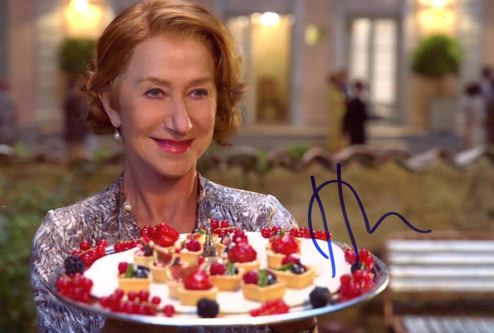 Helen Mirren Autograph