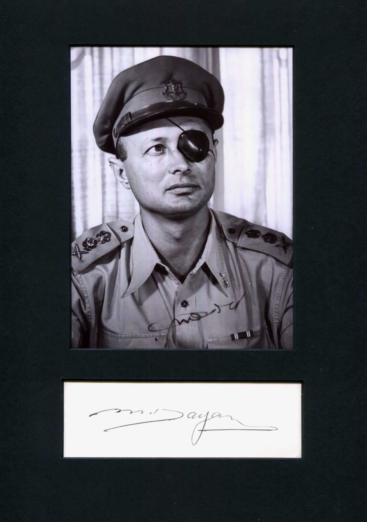 Moshe Dayan Autograph