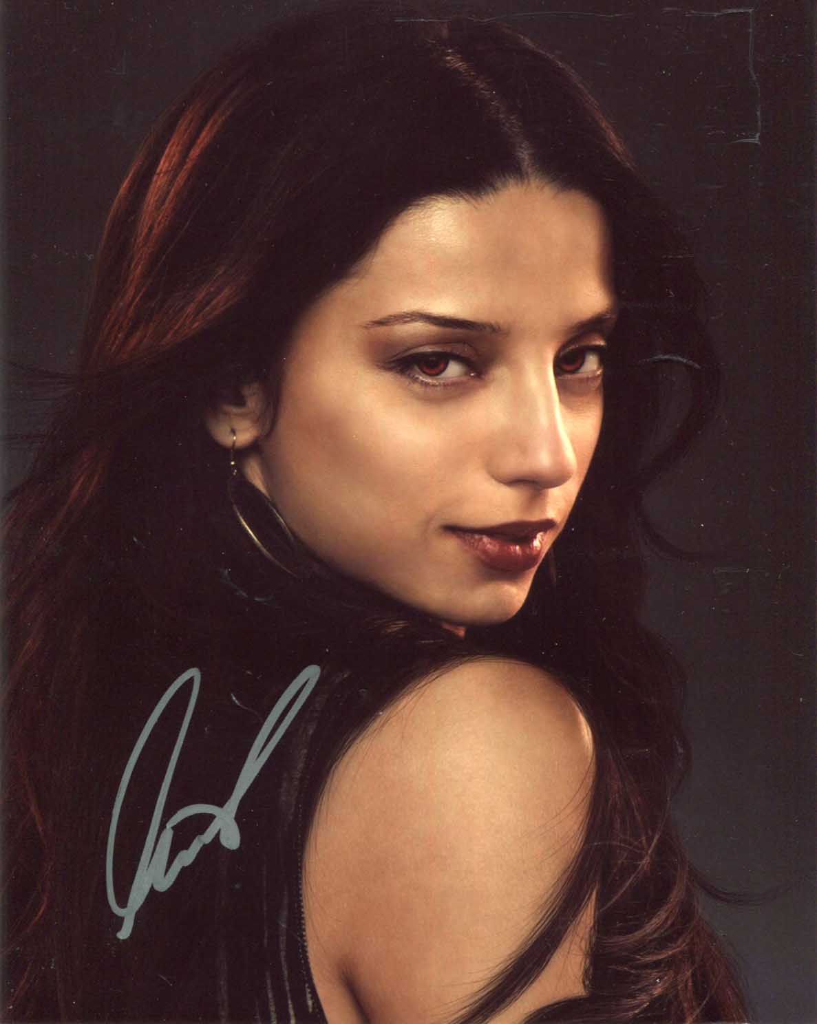 Angela Sarafyan Autograph Autogramm | ID 15226362593661