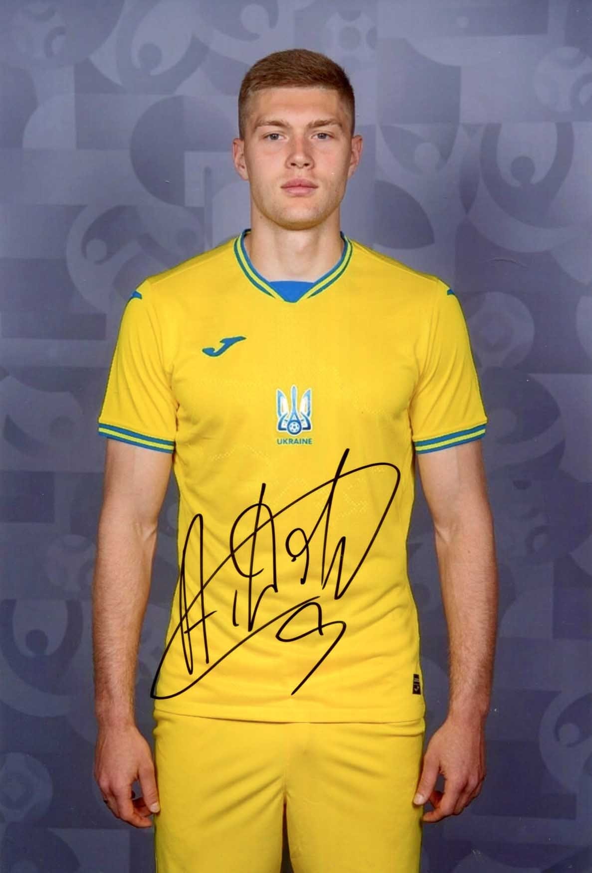 Artem Dovbyk Autograph Autogramm | ID 15050681418109