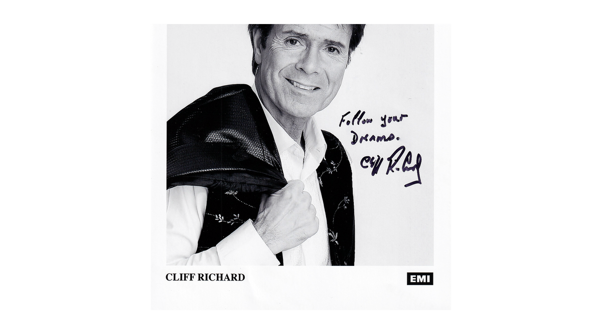 Cliff Richard Autograph Autogramm | ID 16063831671165