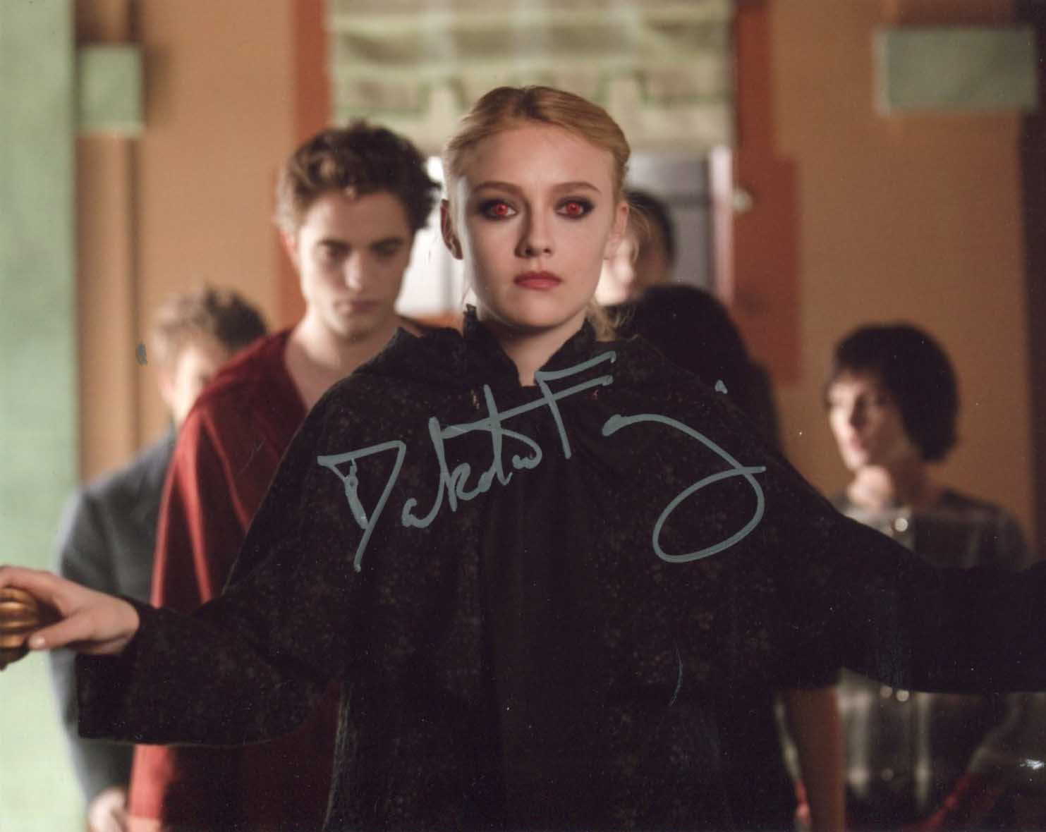 Dakota Fanning Autograph Autogramm | ID 14974718083453