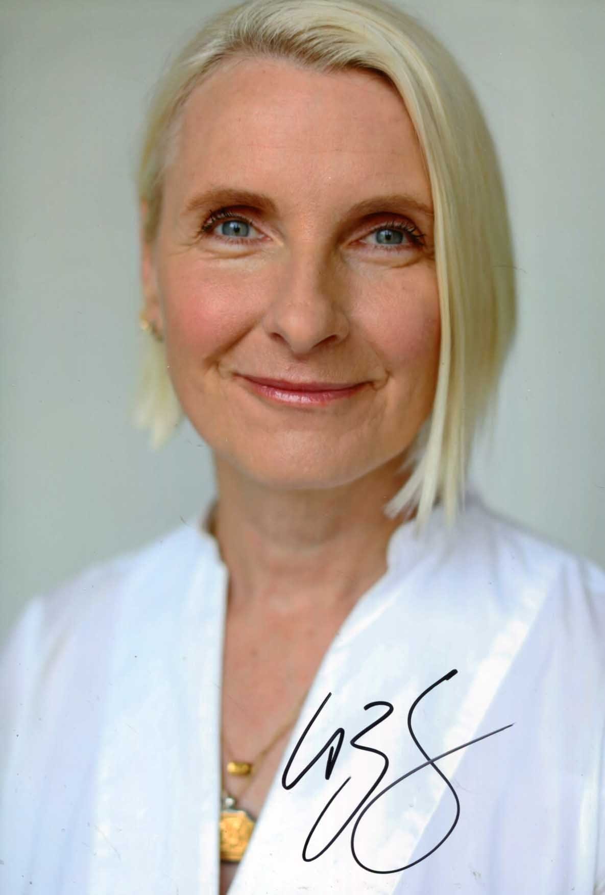 Elizabeth Gilbert Autograph Autogramm | ID 15083283939709