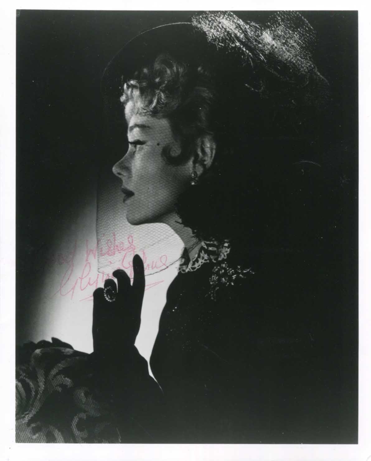 Glynis Johns Autograph Autogramm | ID 14957809271165