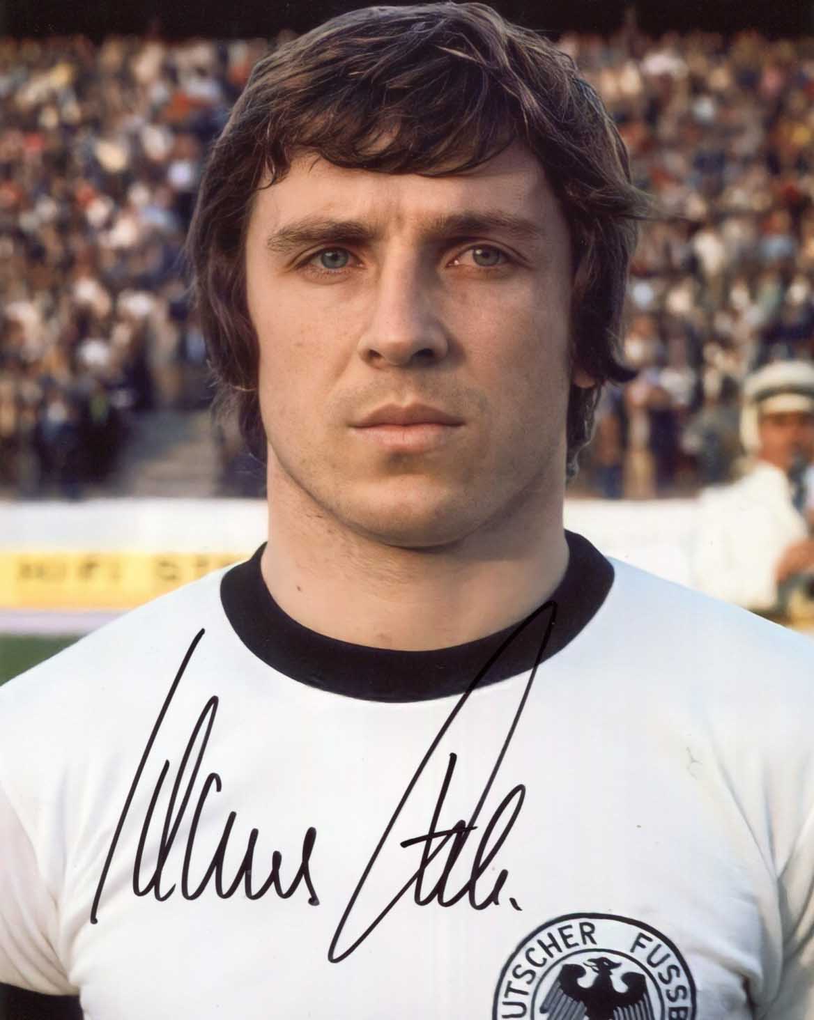 Klaus Fischer Autograph Autogramm | ID 8510445781141