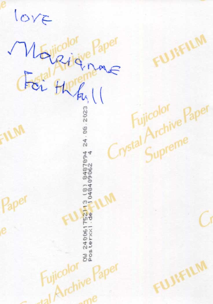 Marianne Faithfull Autograph Autogramm | ID 15159092642173