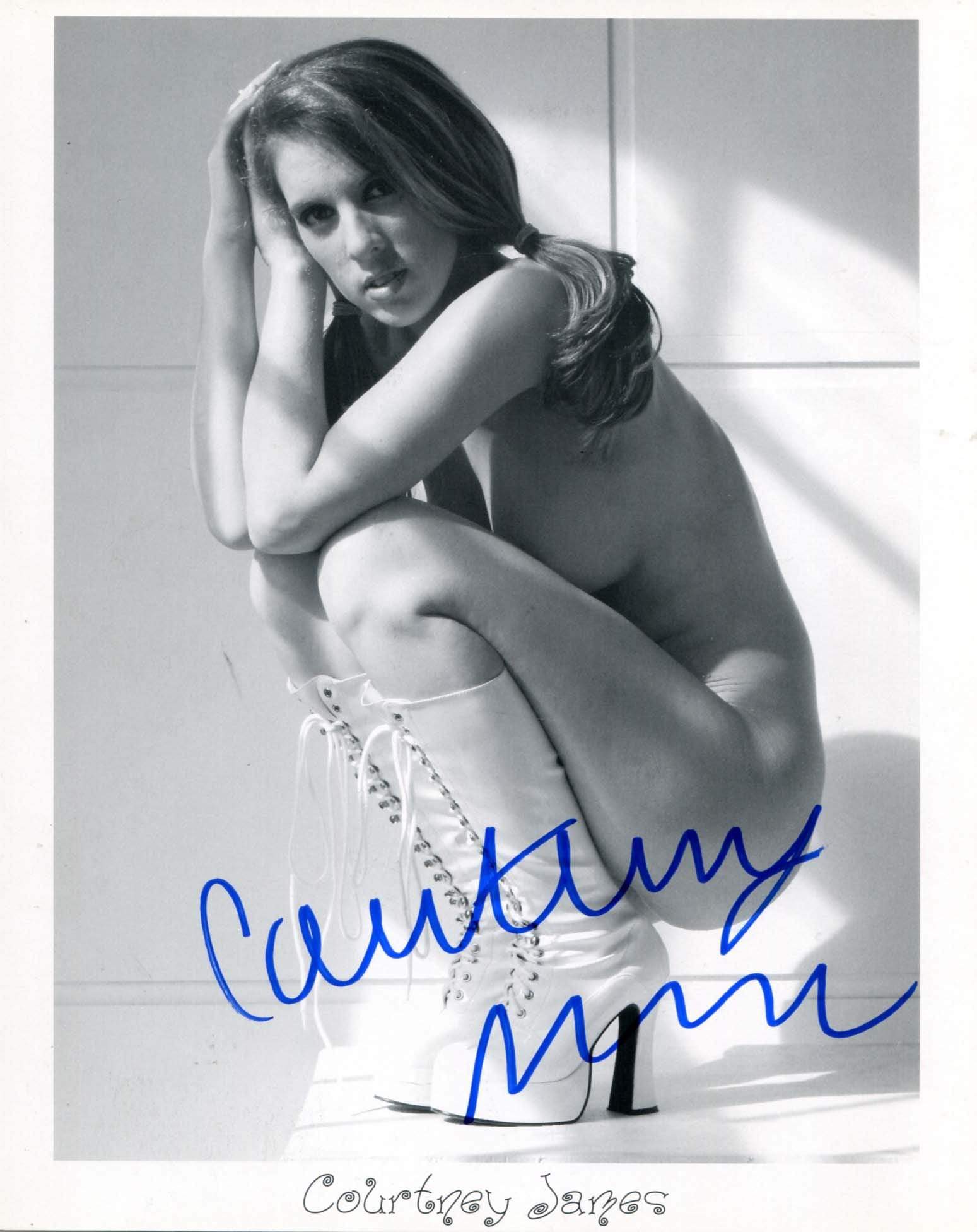 James, Courtney autograph