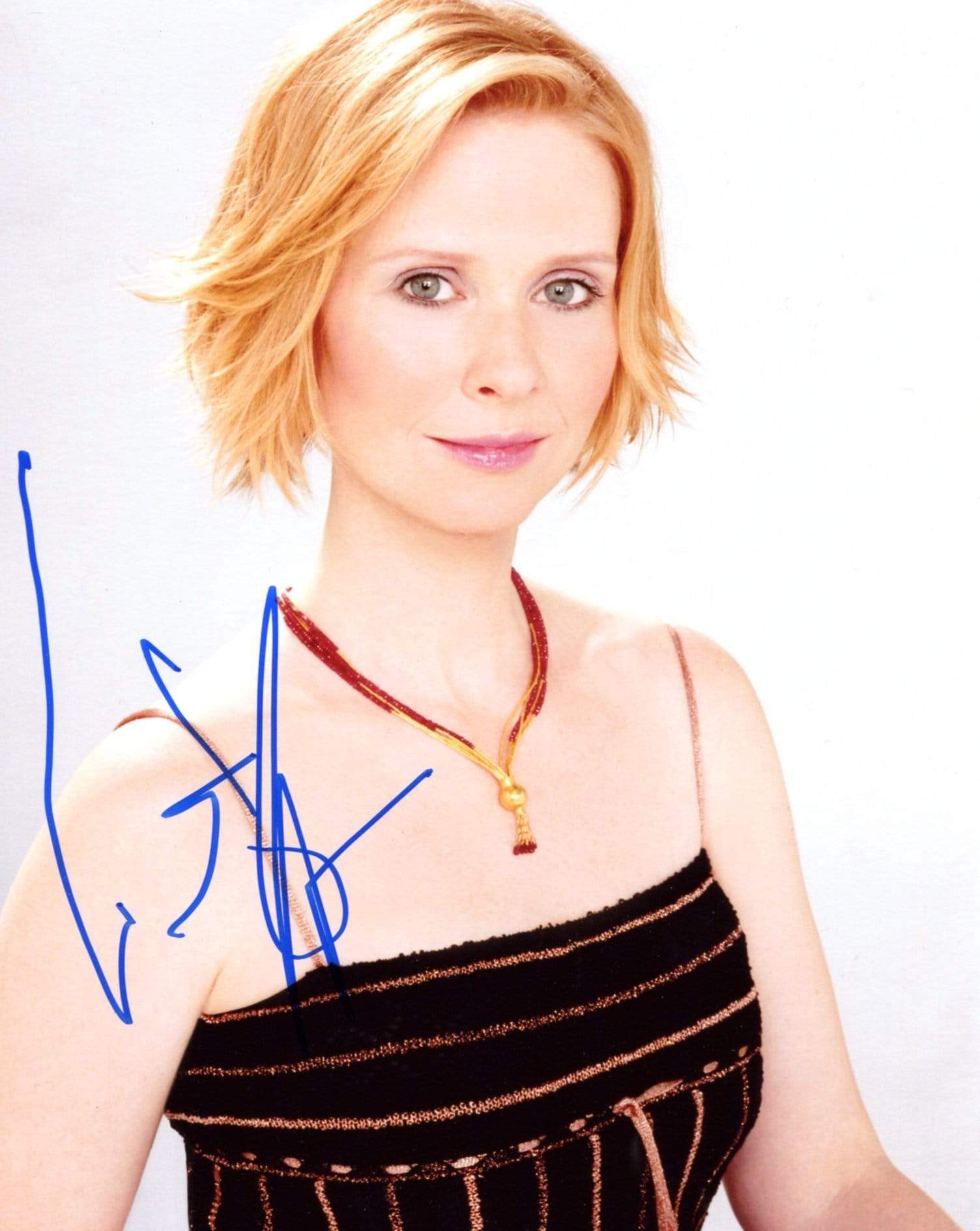 Nixon, Cynthia autograph