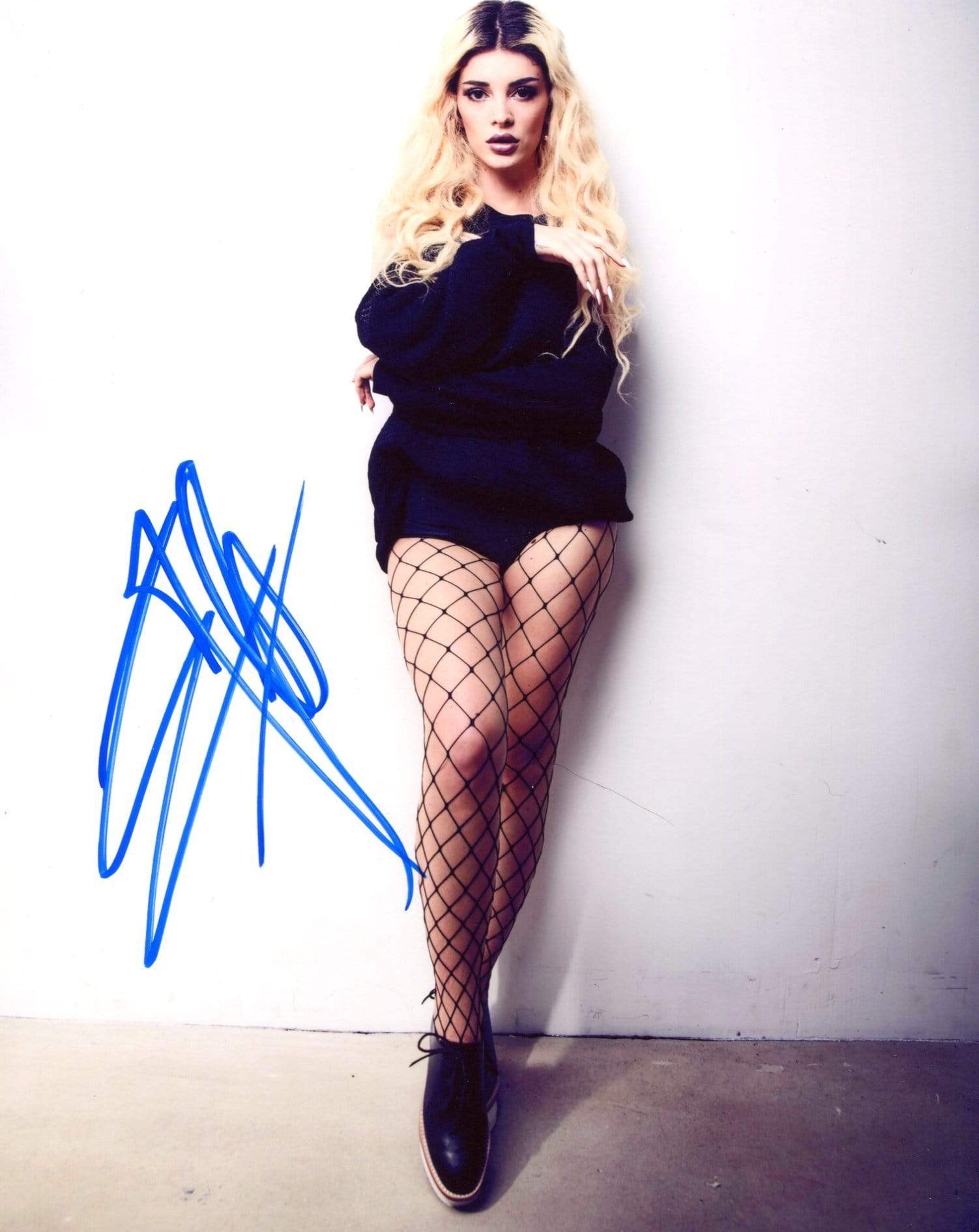 Istrefi, Era autograph