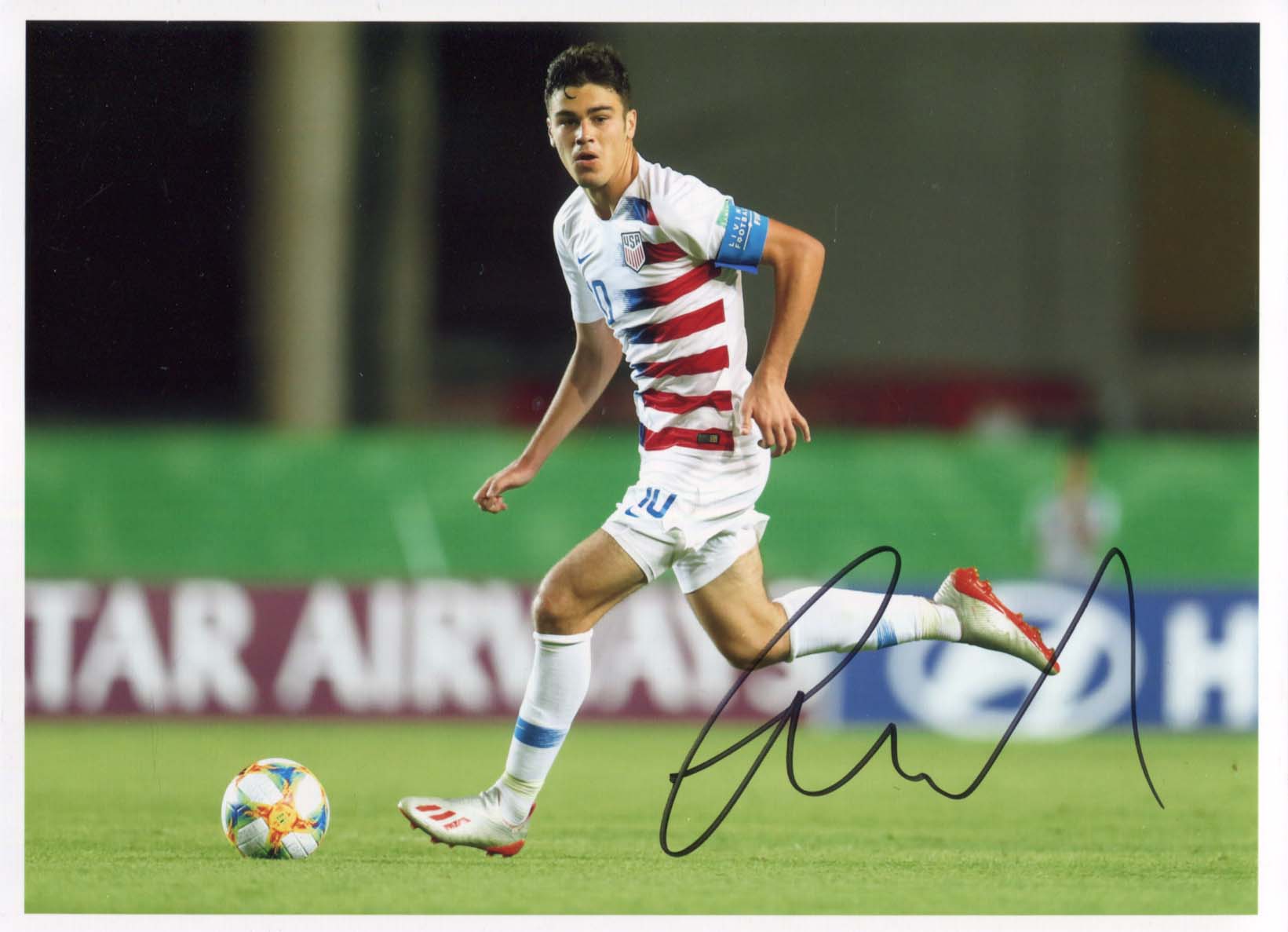 Giovanni Reyna Autograph