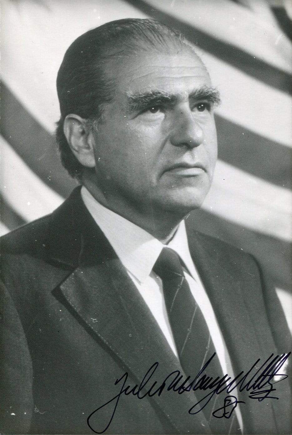 Sanguinetti, Julio María autograph