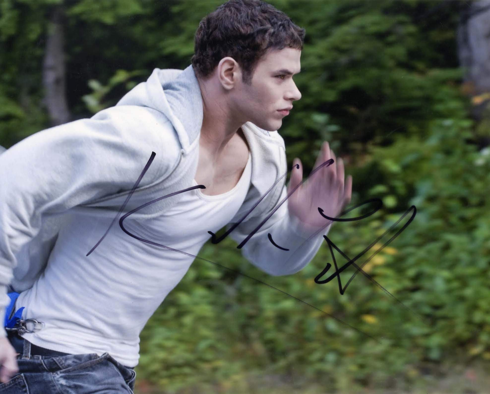 Lutz, Kellan autograph