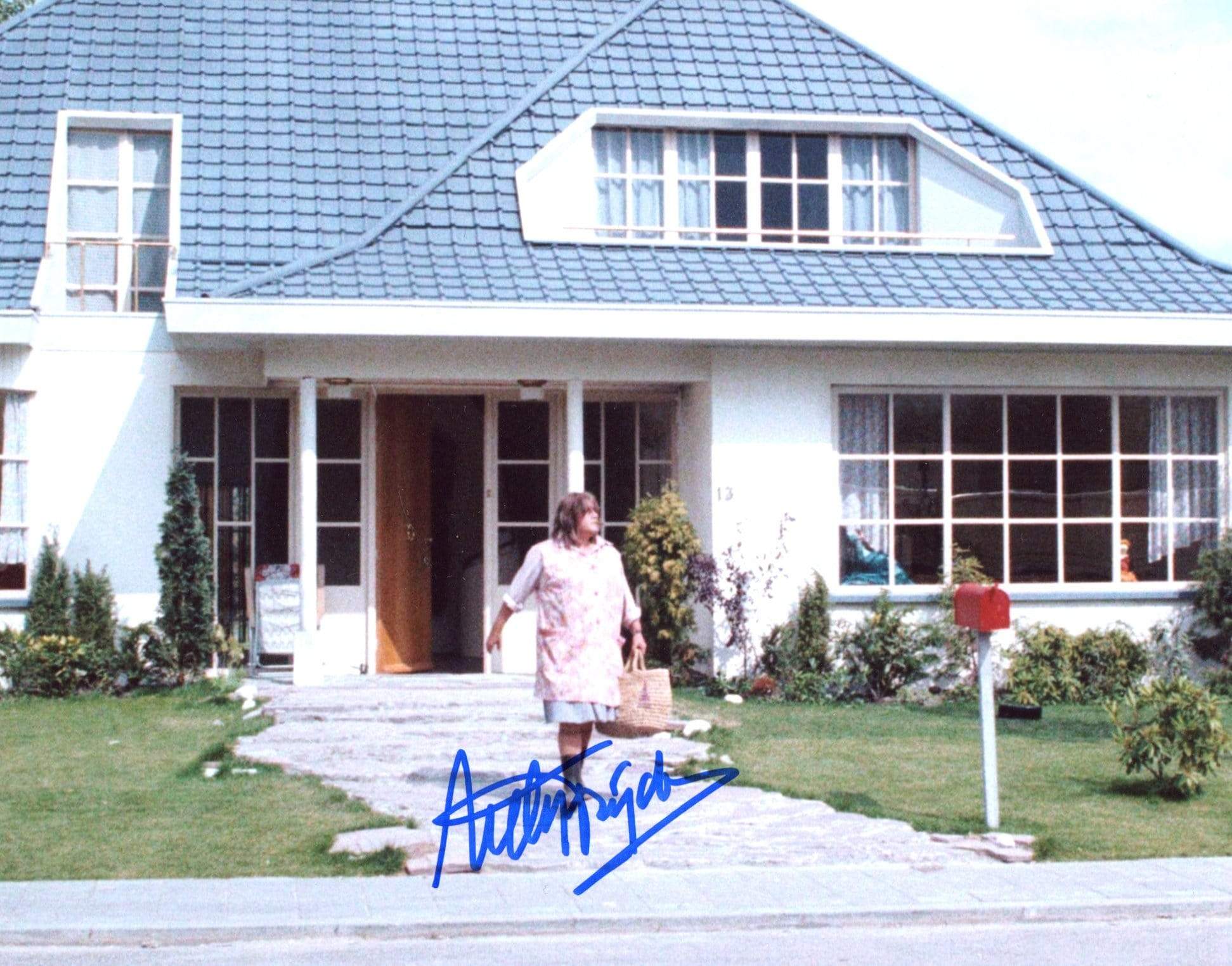 Nelly Frijda Autograph Autogramm | ID 7078000066709