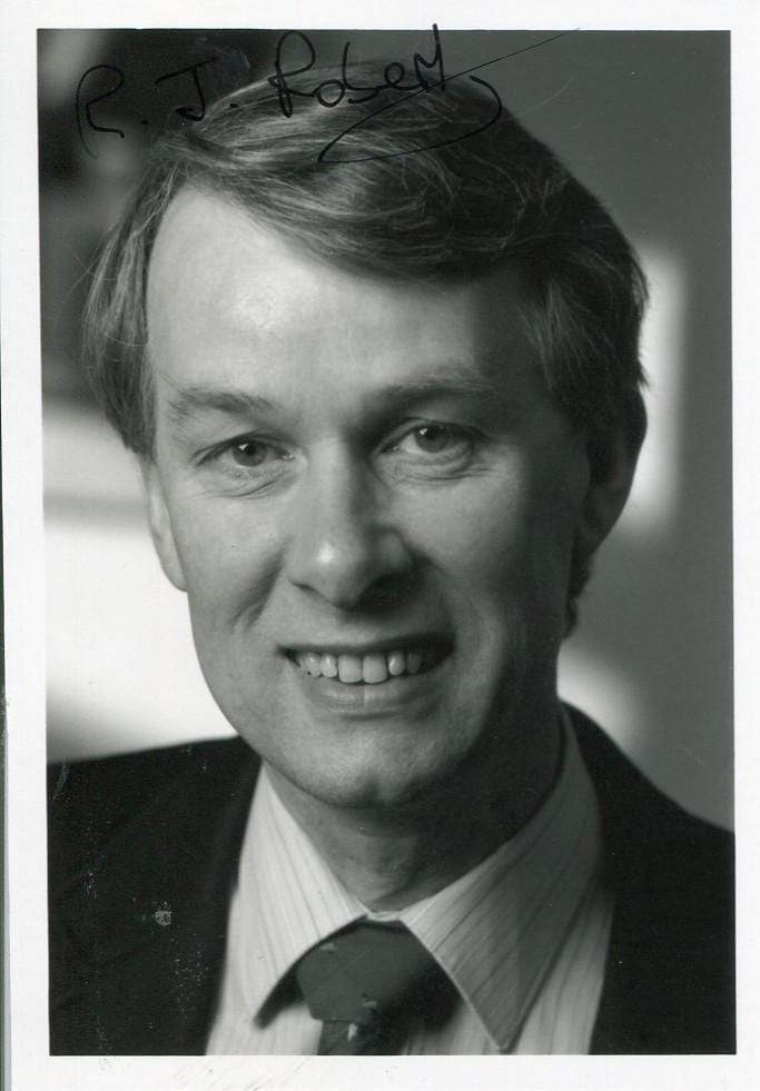 Richard J. Roberts autograph Signed photograph