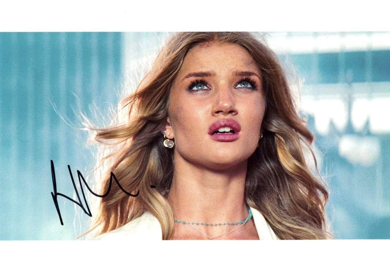 Rosie Huntington-Whiteley autograph | In-Person signed photograph