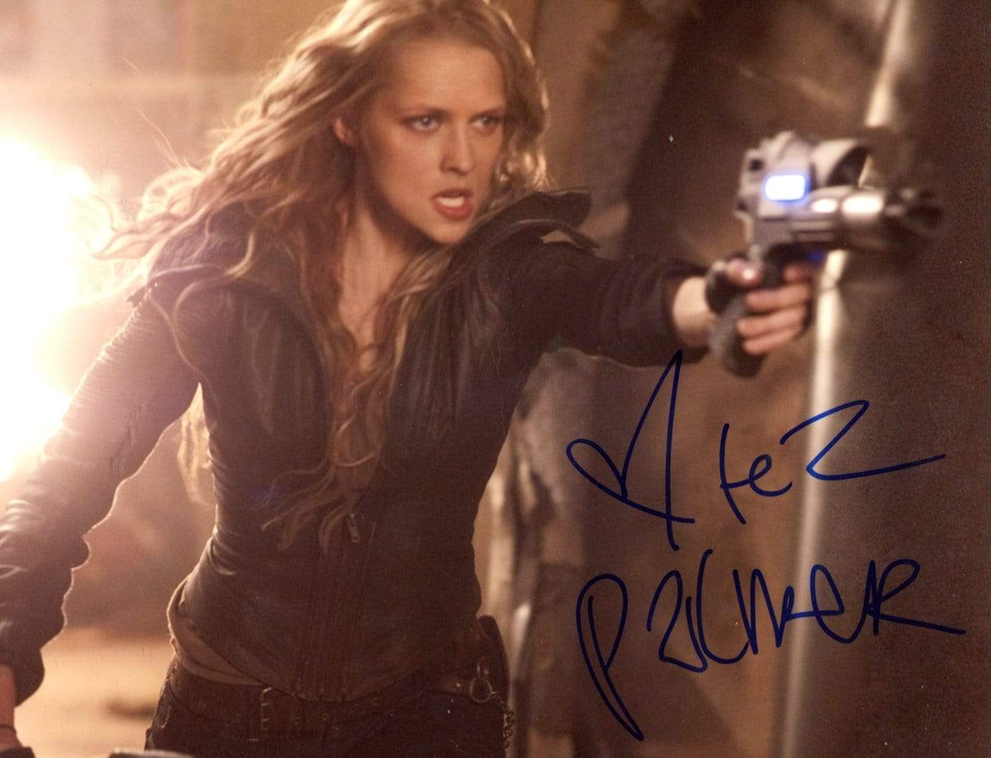 Teresa Palmer autograph | Signed photograph