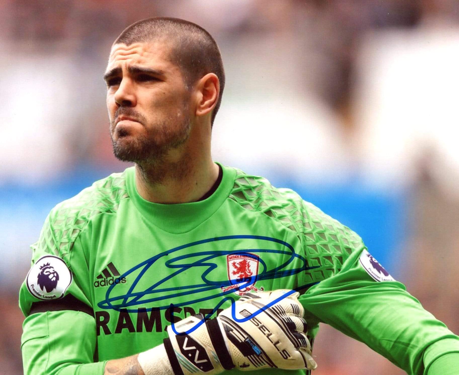 Valdés, Víctor autograph
