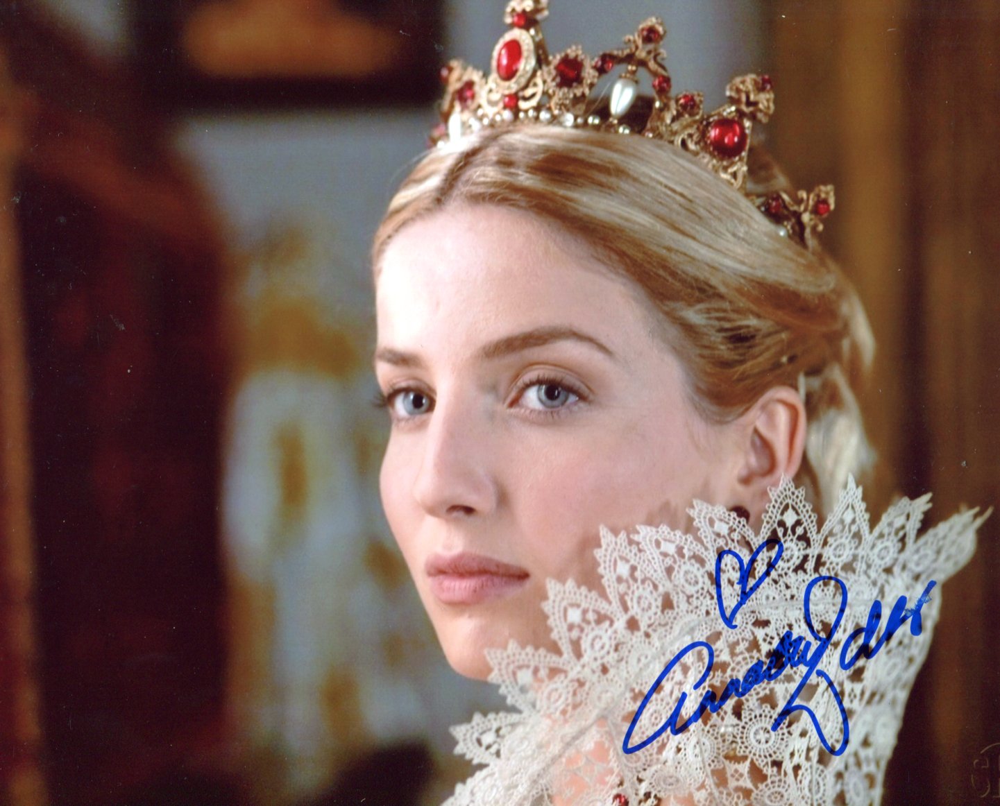 Annabelle  Wallis Autograph Autogramm | ID 15562115449213