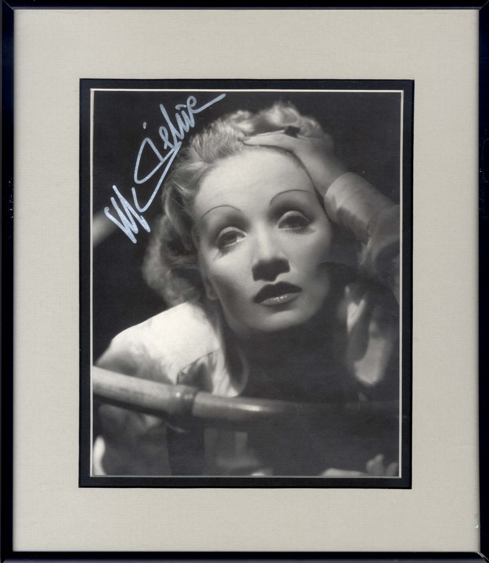 Marlene Dietrich Autograph Autogramm | ID 15756349211005