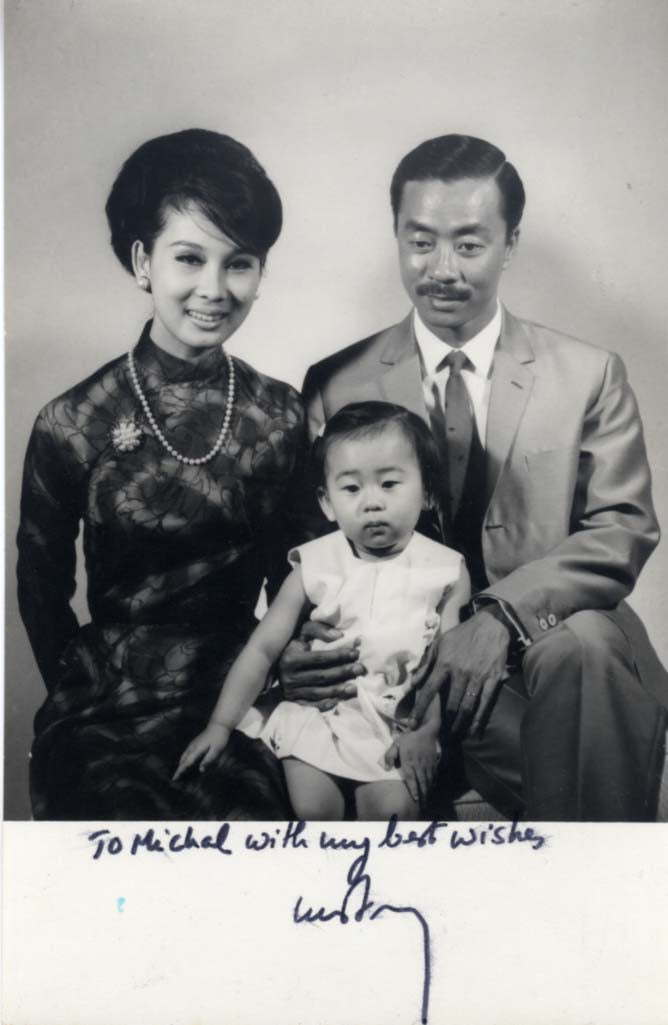 Nguyen Cao Ky Autograph