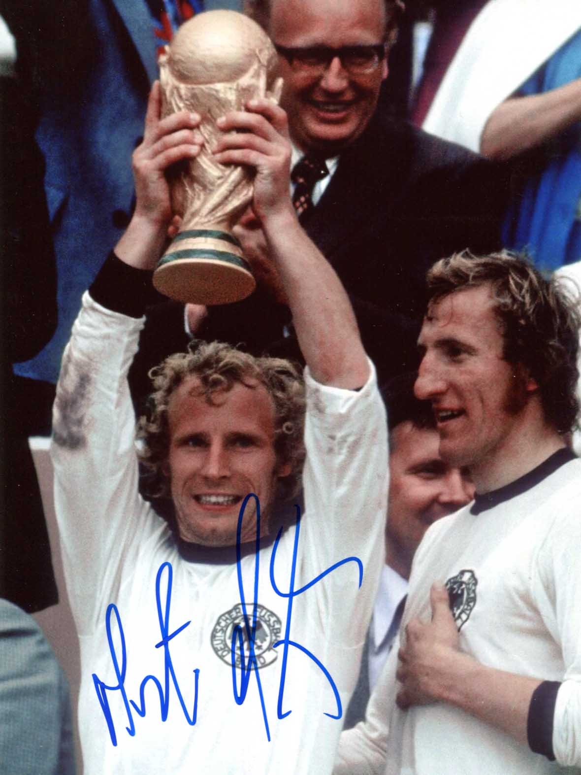 Berti Vogts Autograph Autogramm | ID 15790341521789