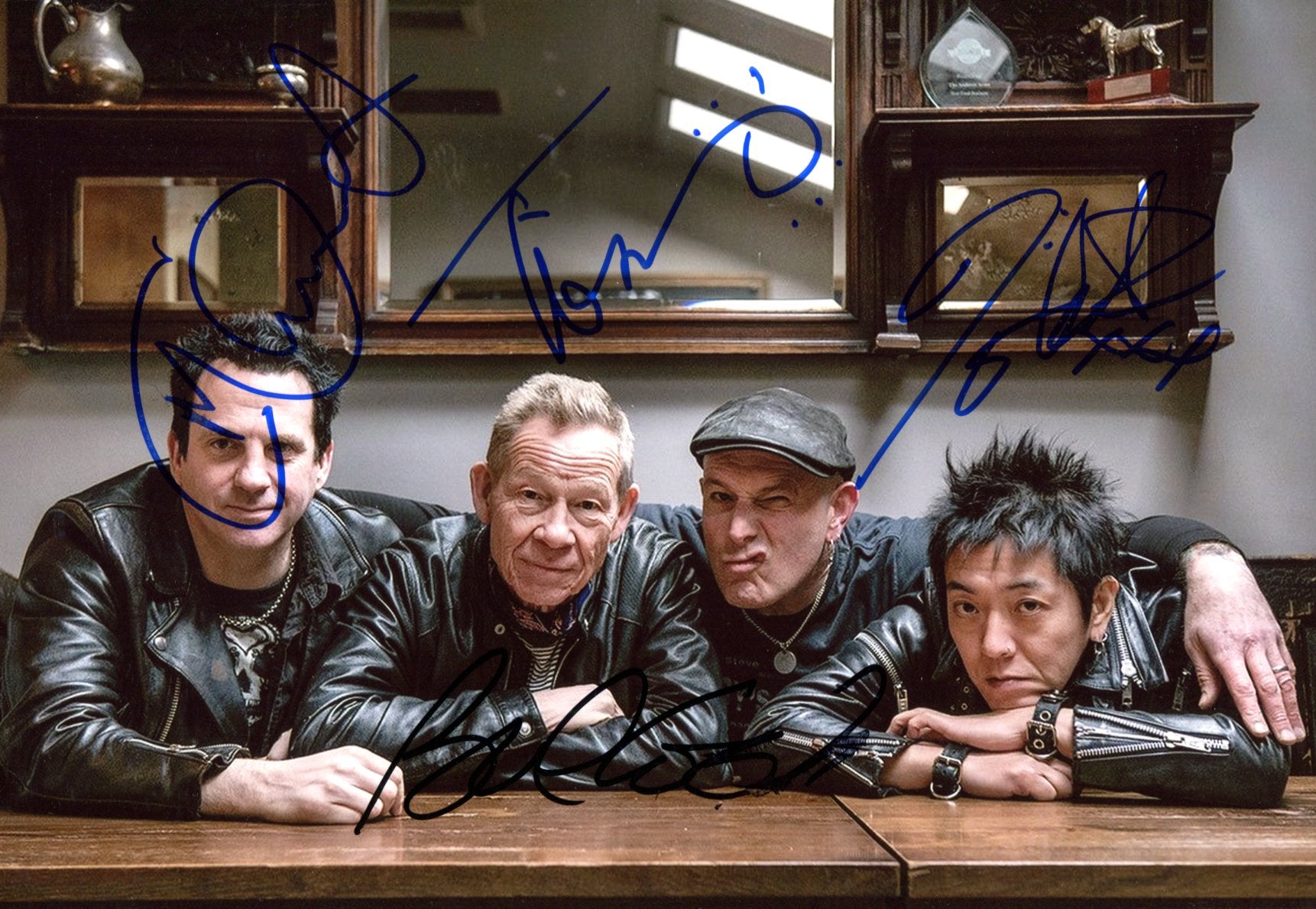 The Professionals Autograph Autogramm | ID 15824312992125