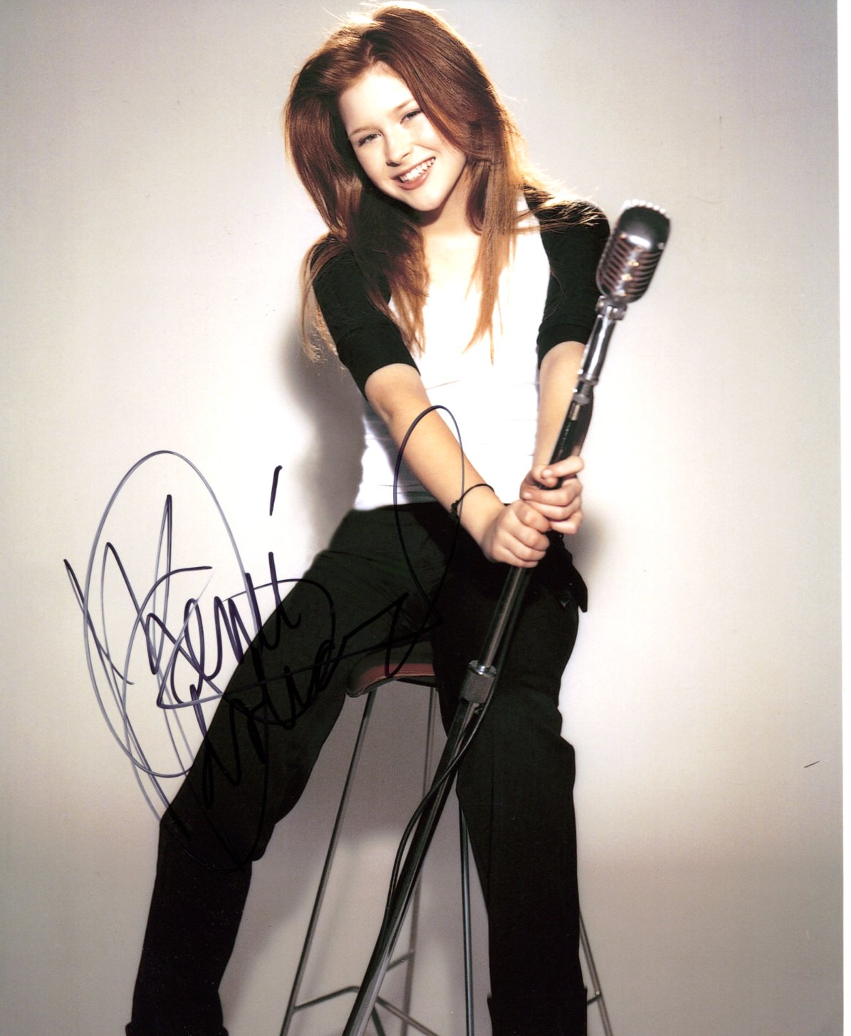 Renee Olstead Autograph Autogramm | ID 15831421878653