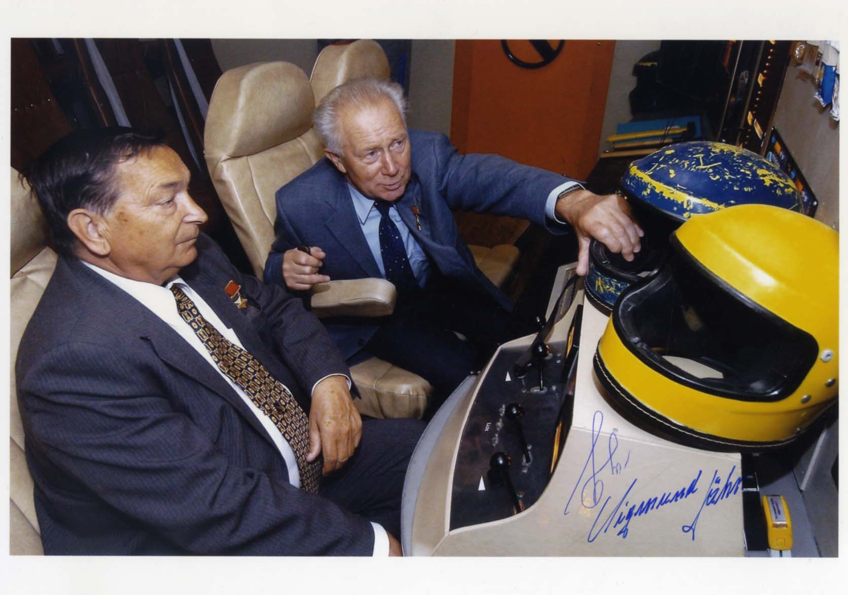 Sigmund Jähn & Valery Bykovsky Autographs