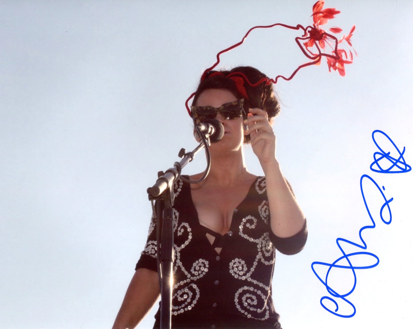 Aura Dione Autograph Autogramm | ID 15880775991677