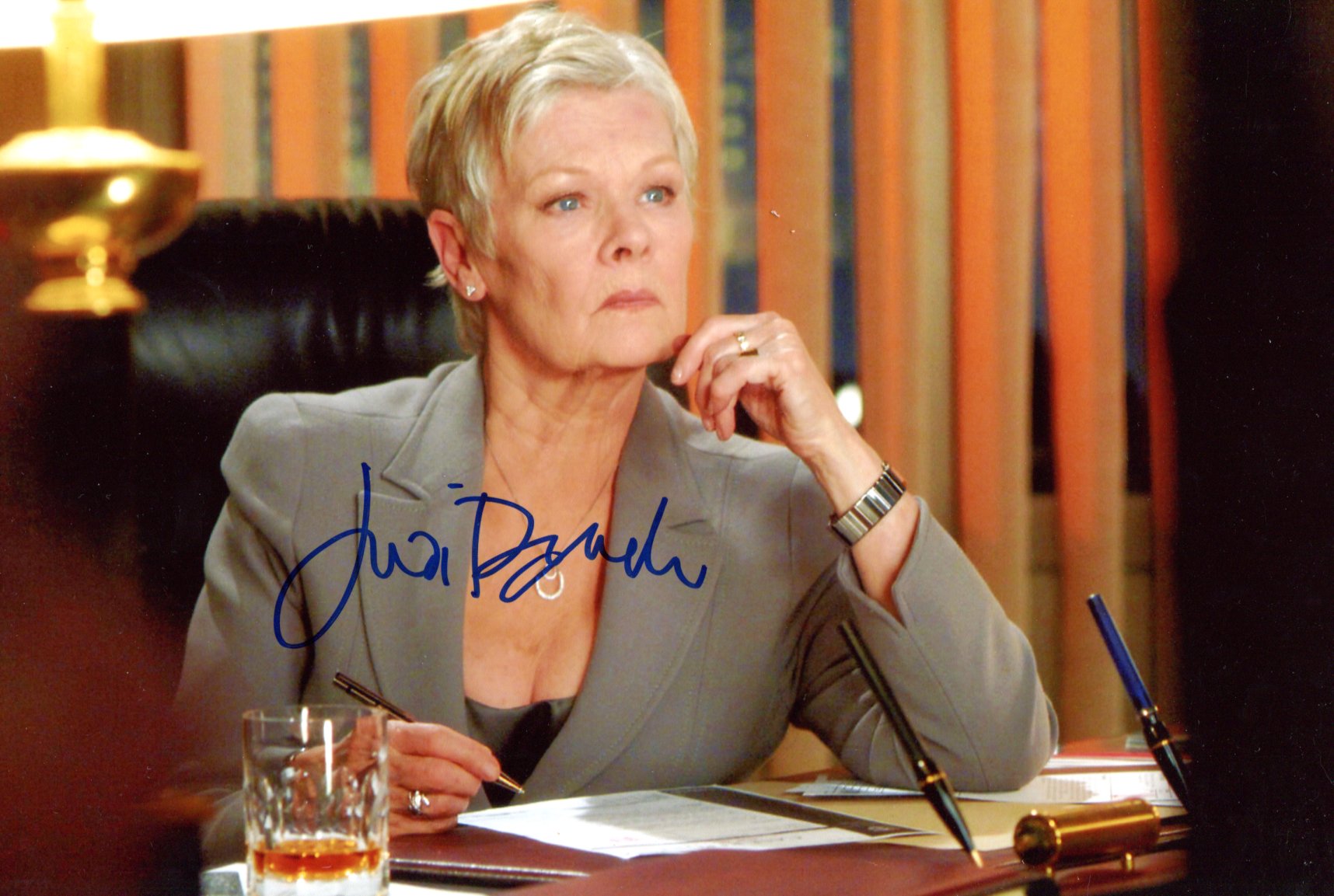 Judi Dench Autograph Autogramm | ID 15895225631101