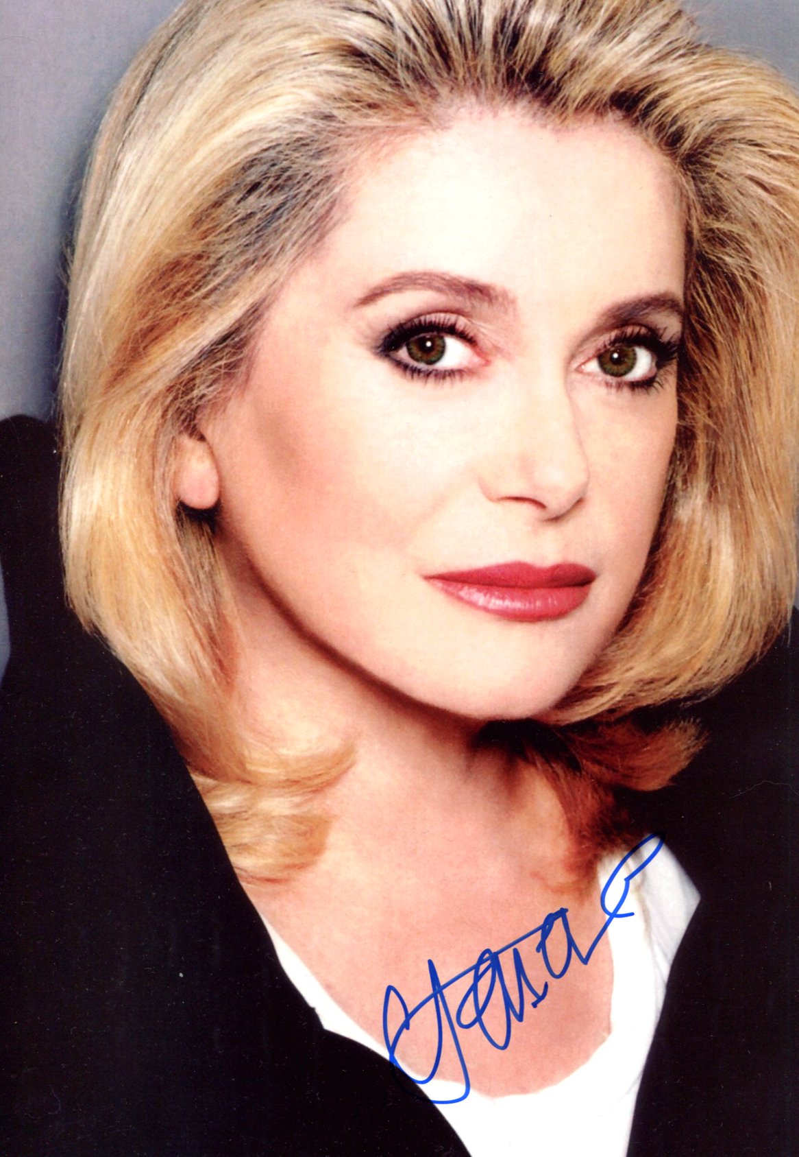 Catherine Deneuve Autograph Autogramm | ID 15925936324989