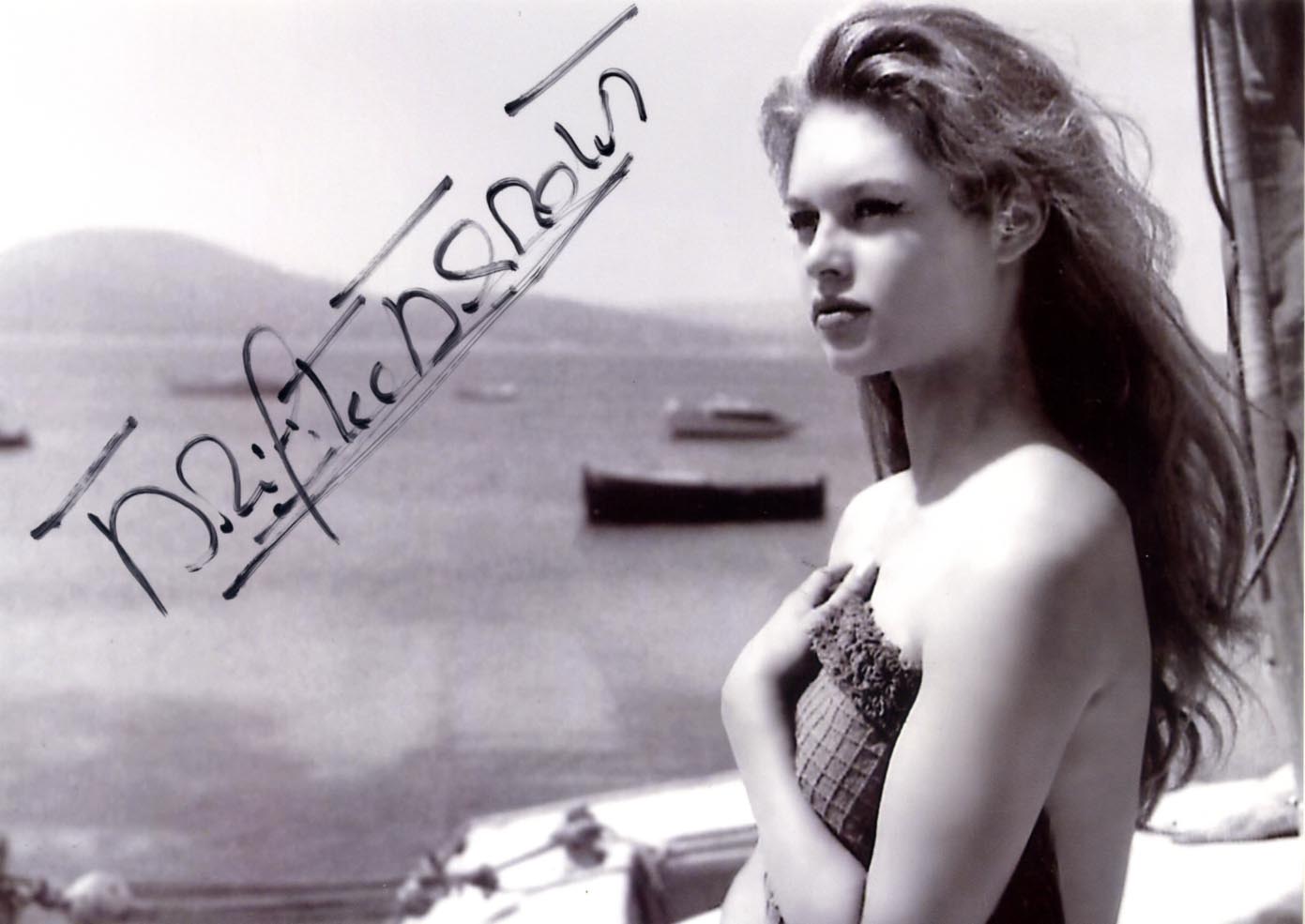 Brigitte Bardot Autograph Autogramm | ID 15943159873917