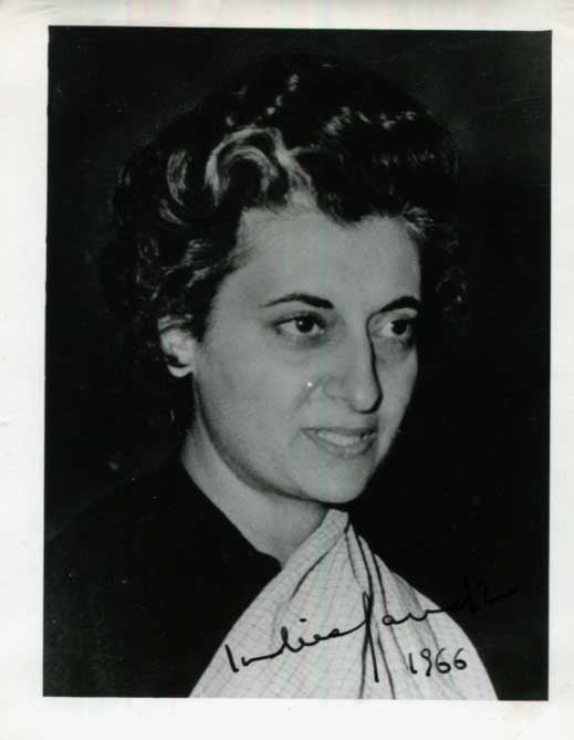 Indira Gandhi Autograph Autogramm | ID 15961737462141