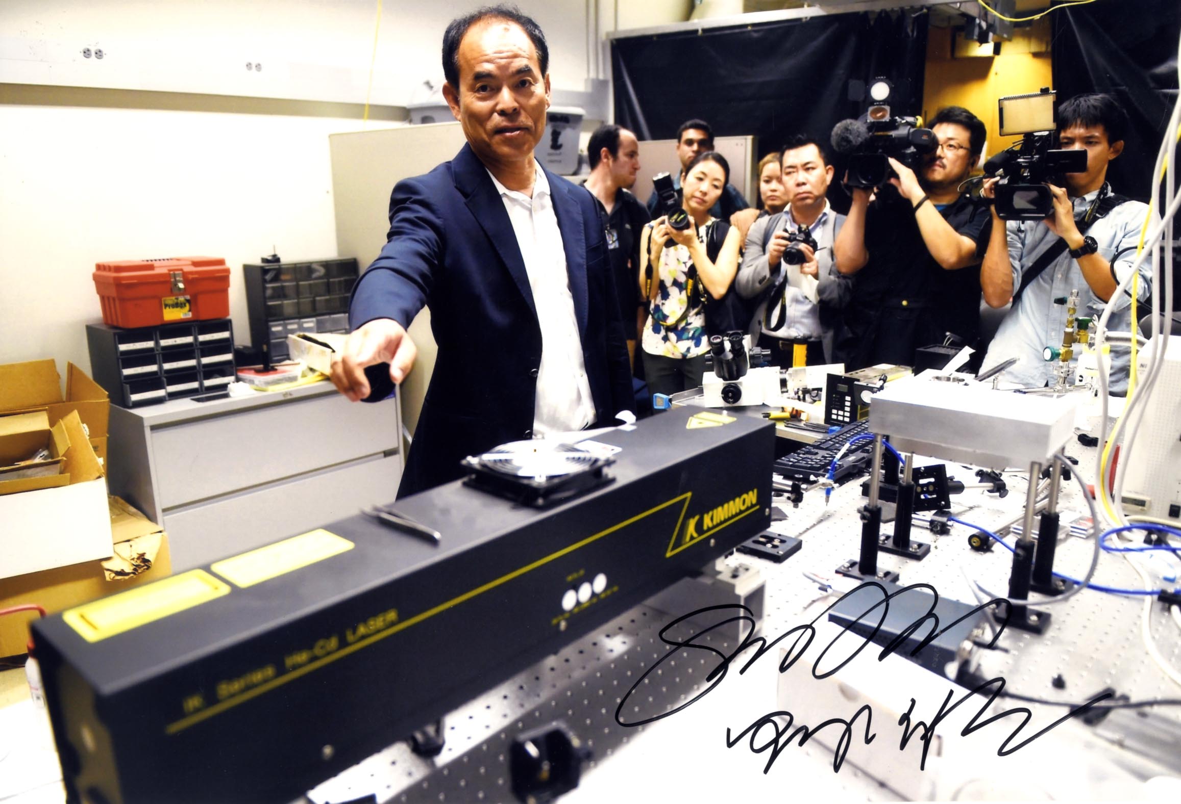 Shuji Nakamura Autograph Autogramm | ID 15980392579453