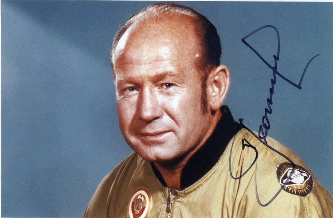 Alexei  Leonov Autograph Autogramm | ID 8558306984085