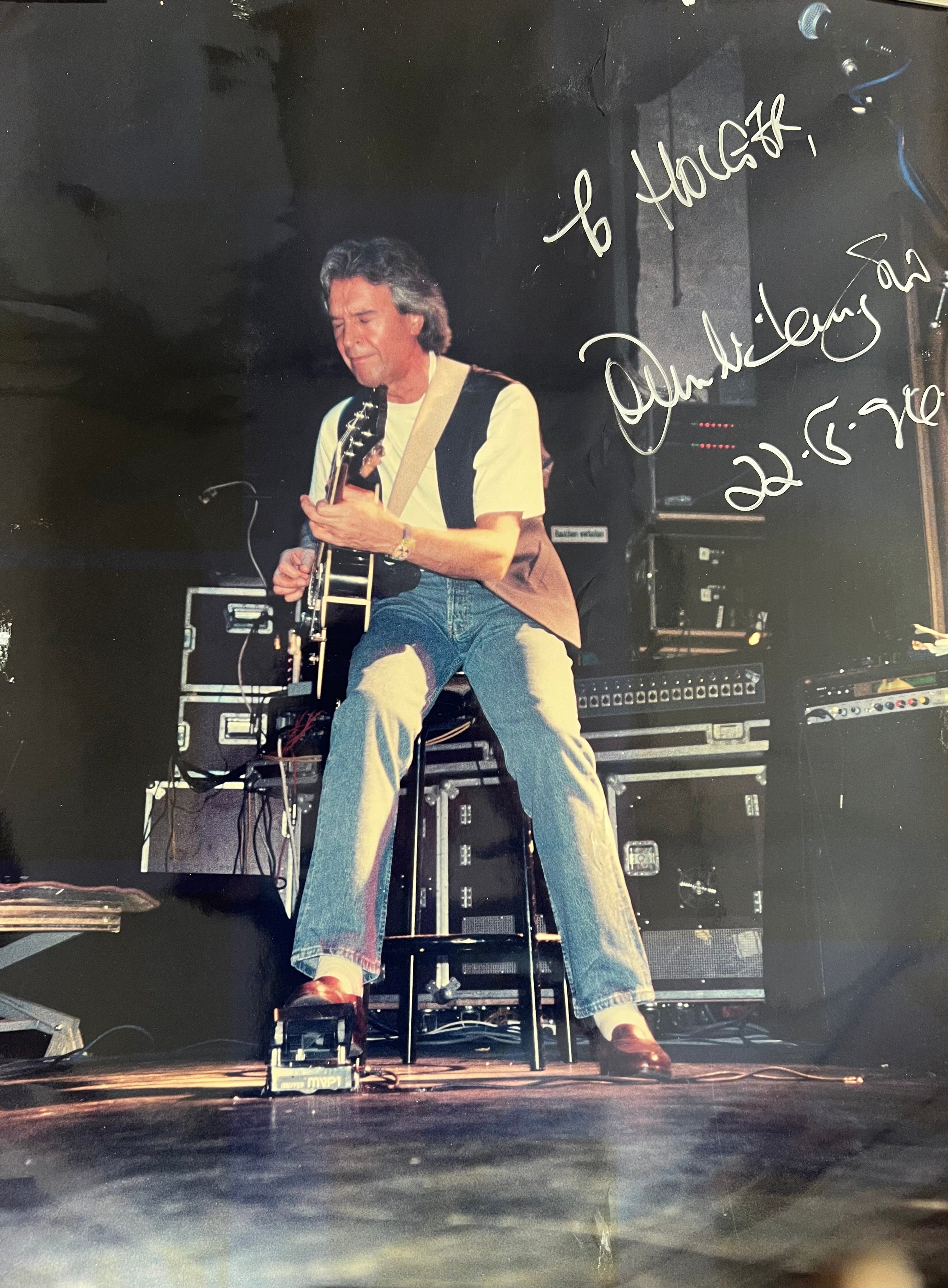 John  McLaughlin  Autograph Autogramm | ID 8550775554197