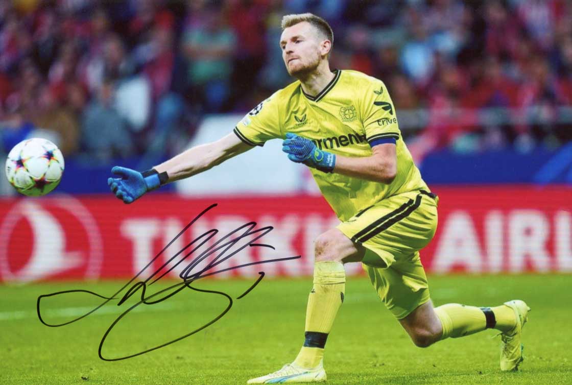 Lukas Hradecky Autograph Autogramm | ID 8427066425493