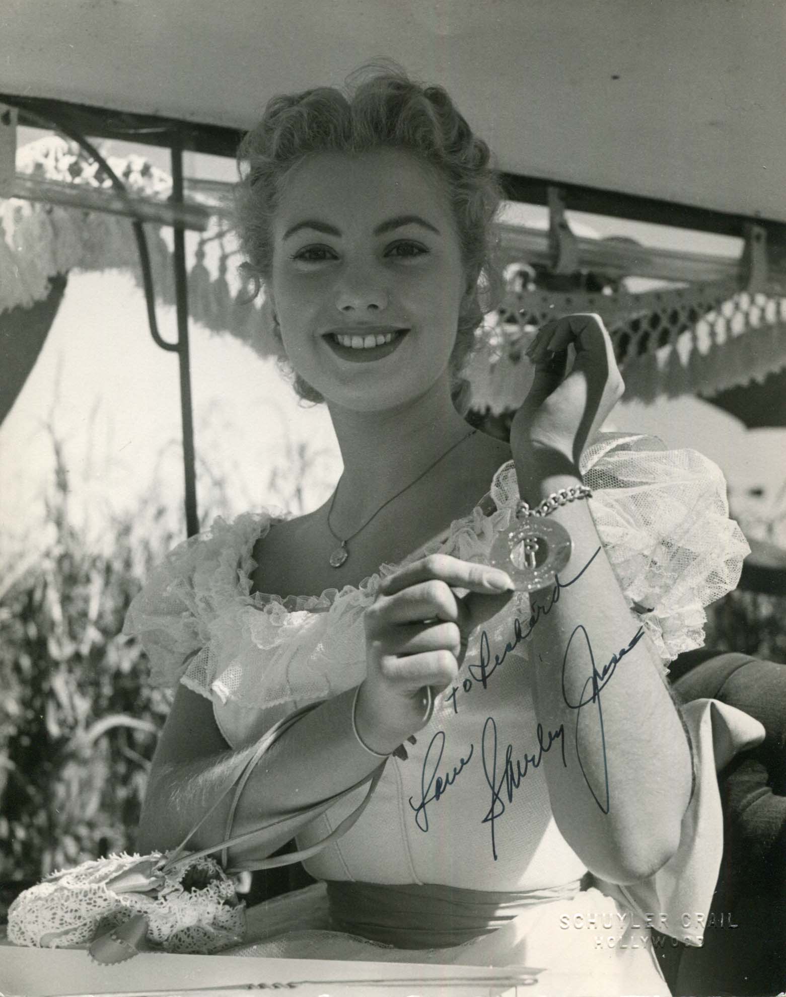 Shirley  Jones Autograph Autogramm | ID 8018121588885