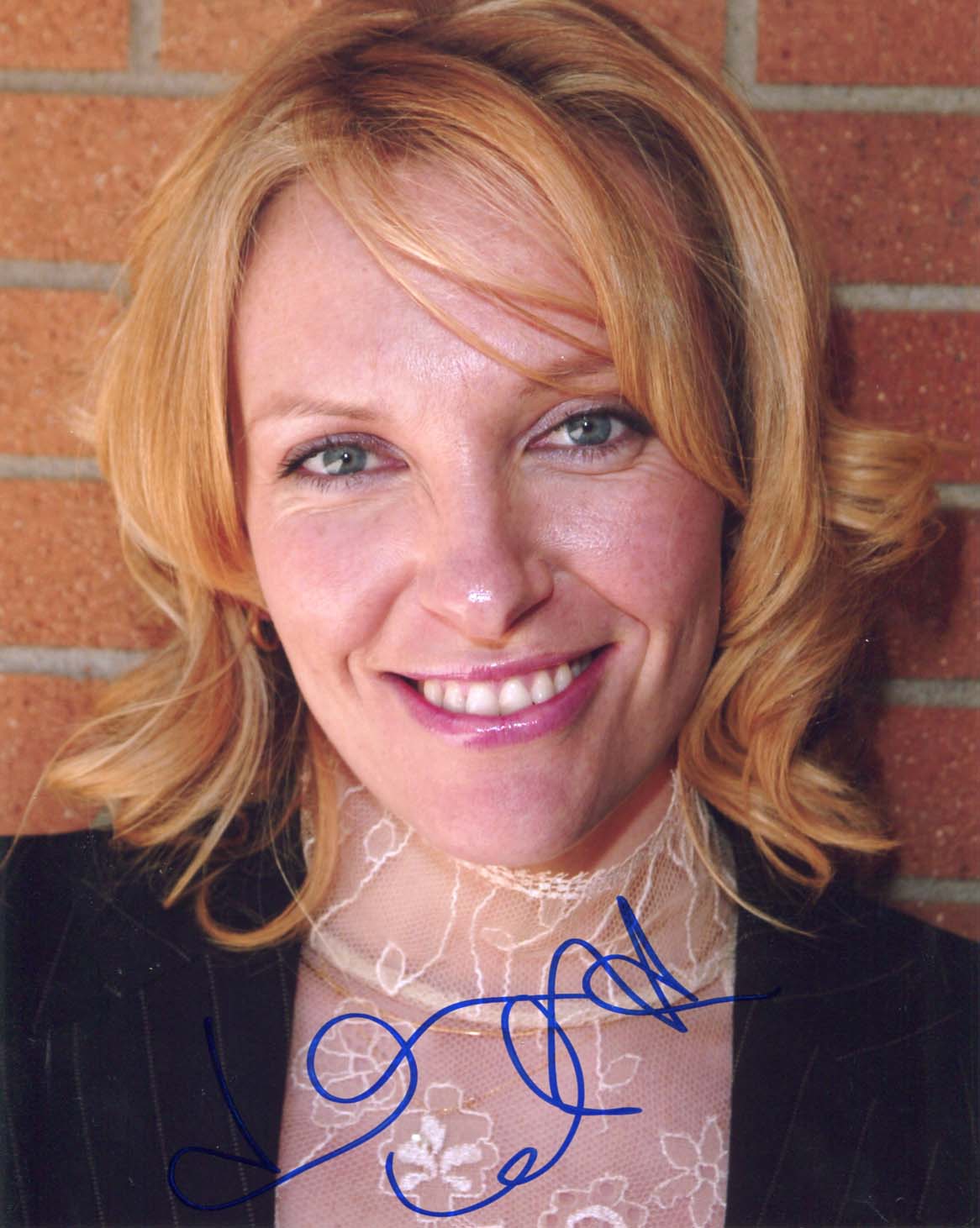Toni  Collette Autograph Autogramm | ID 7881200533653