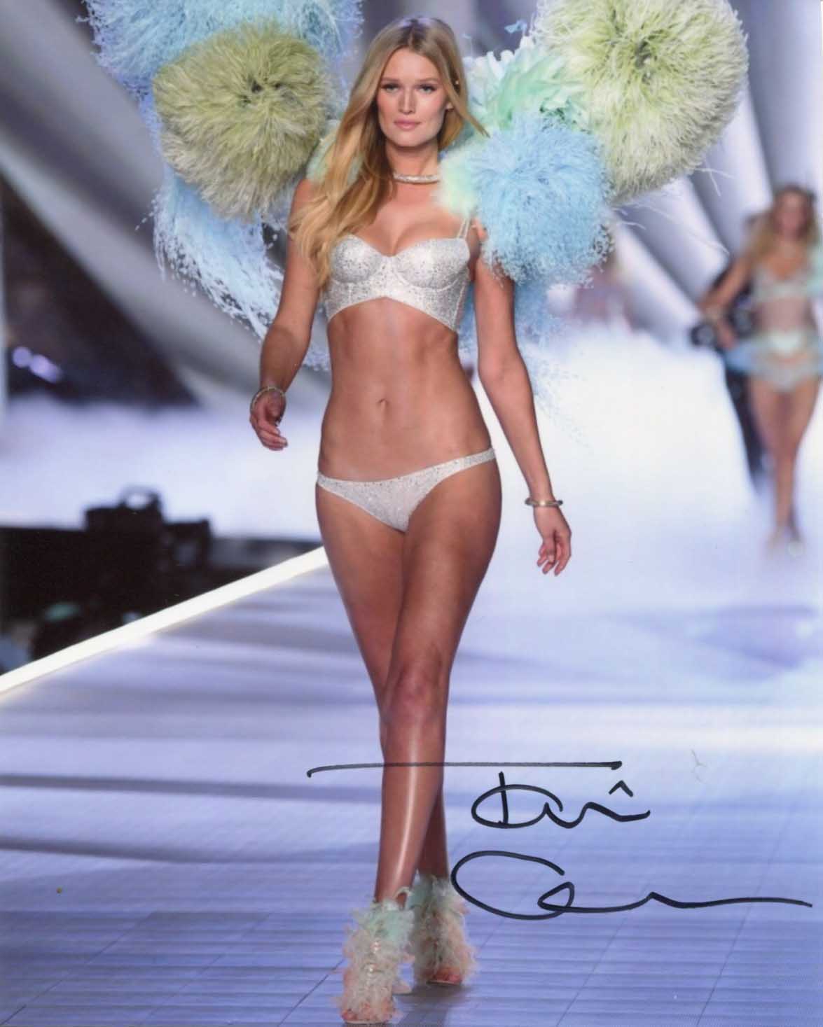 Toni  Garrn Autograph Autogramm | ID 8536611618965