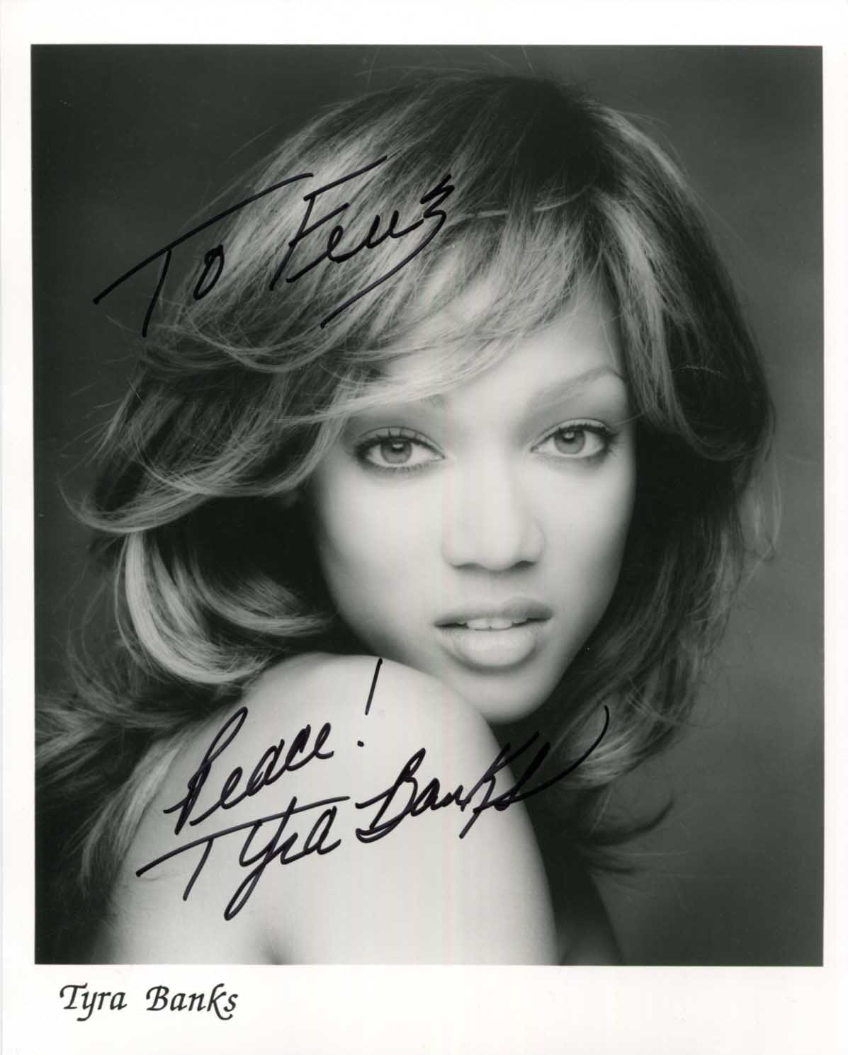 Tyra Sign Tyra Banks Photographer