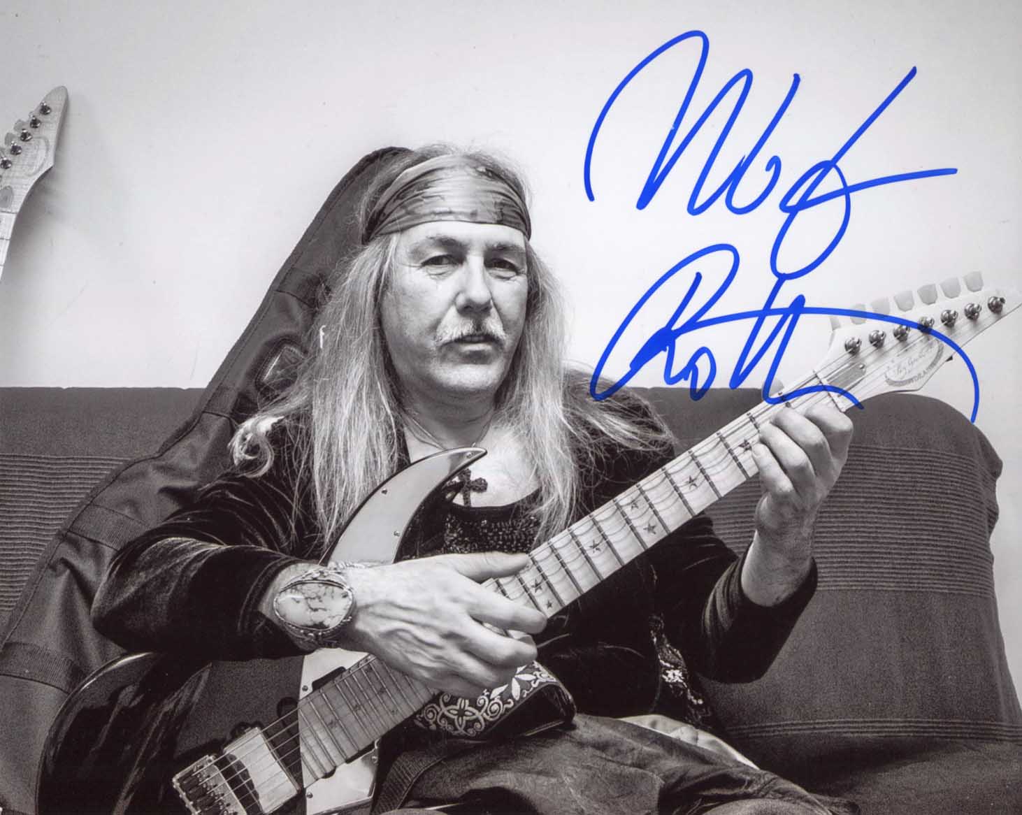 Uli Jon Roth Autograph | signed photographs
