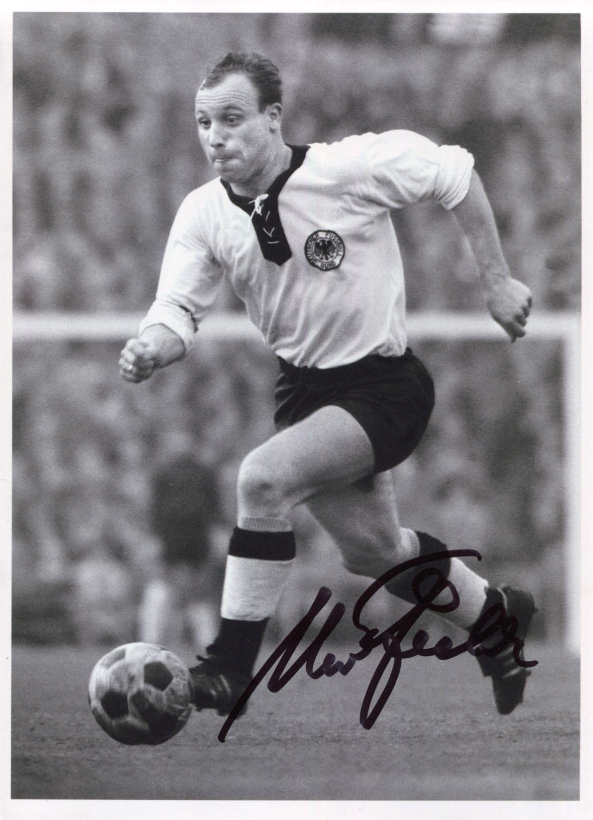 Uwe Seeler bewegte die Welt: DFB-Ehrenspielführer wurde zur HSV-Ikone Uwe Seeler bewegte die Welt: DFB-Ehrenspielführer wurde zur HSV-Ikone